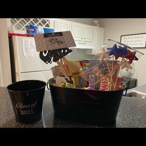 Candy bucket
